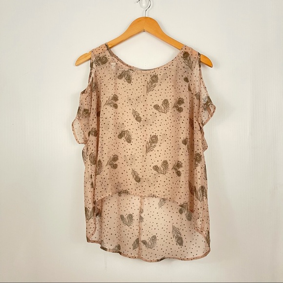 Chloe K Feather Print Blouse - Picture 3 of 9